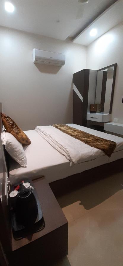 Amor Hotel Gangānagar Eksteriør bilde